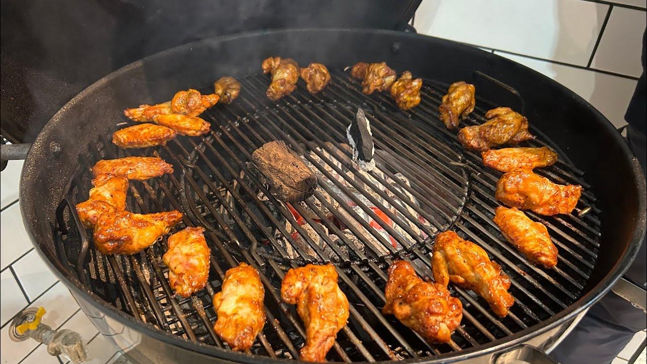 Smoked chicken wings on er Kettle in under 30 minutes! YouTube