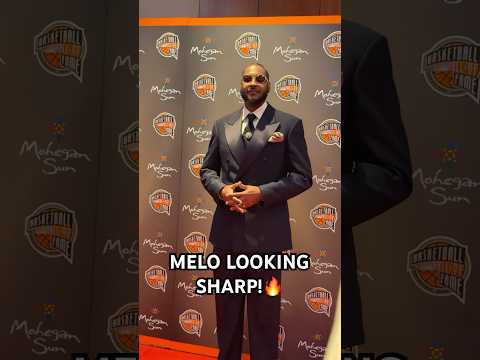 Carmelo arrives in style at the @OfficialHoophall red carpet!