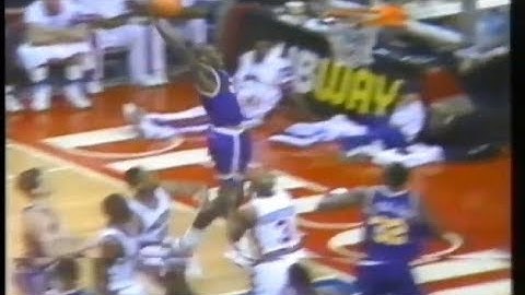 David Benoit Dunks Twice in 27 Seconds (Second One is Pretty Nice)