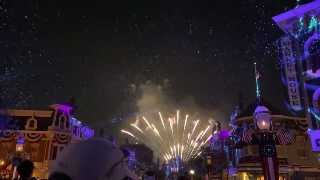Mickey's Mix Magic - Fireworks at the Magic Kingdom @ Disneyland Resort