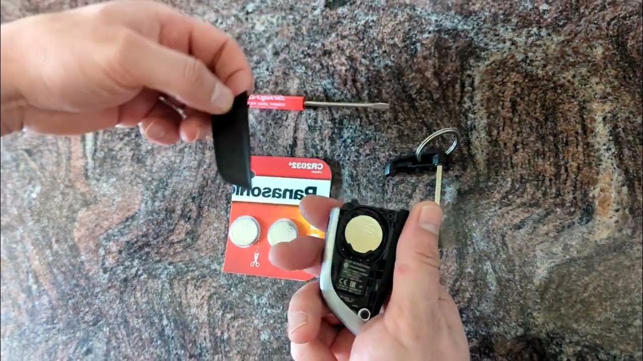 How to Change a BMW X3 or X3M Key Battery - YouTube