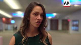 Lung transplant recipient sings with donor's daughter