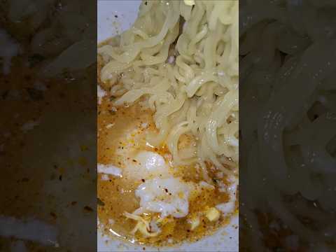Srupuuut mie kuah .. #shortvideo #streetfood #kuliner #miekuah #miinstan #sarimi