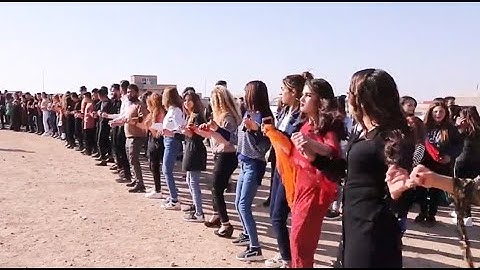 Nhảy cồng chiêng chung sức nhất [ Dancing gongs together best ]