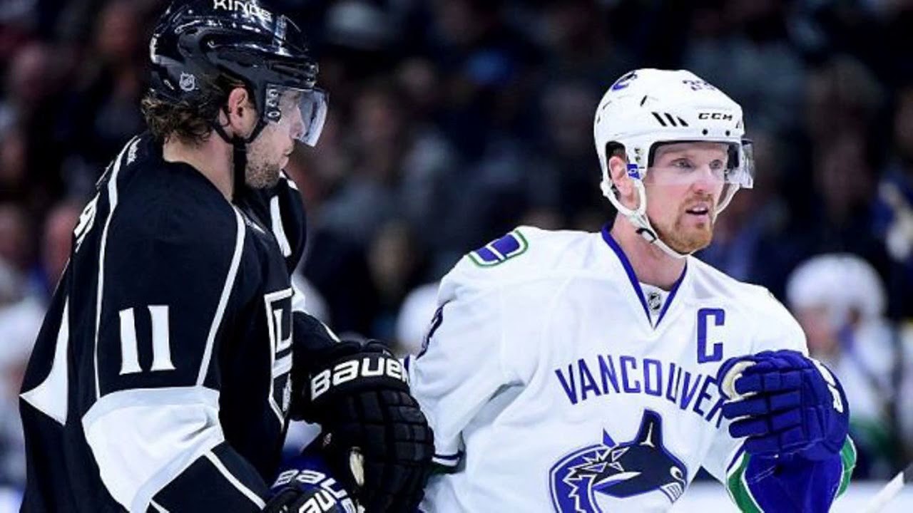 Flames goalie makes incredible behind-the-back glove save