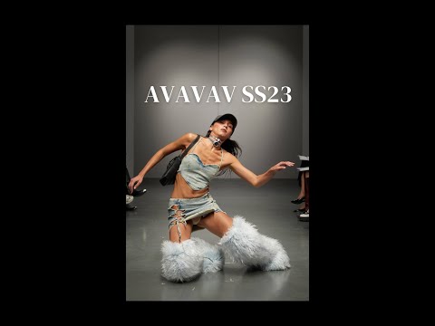 Runway fails or AVAVAV SS23 fashion show? #shorts