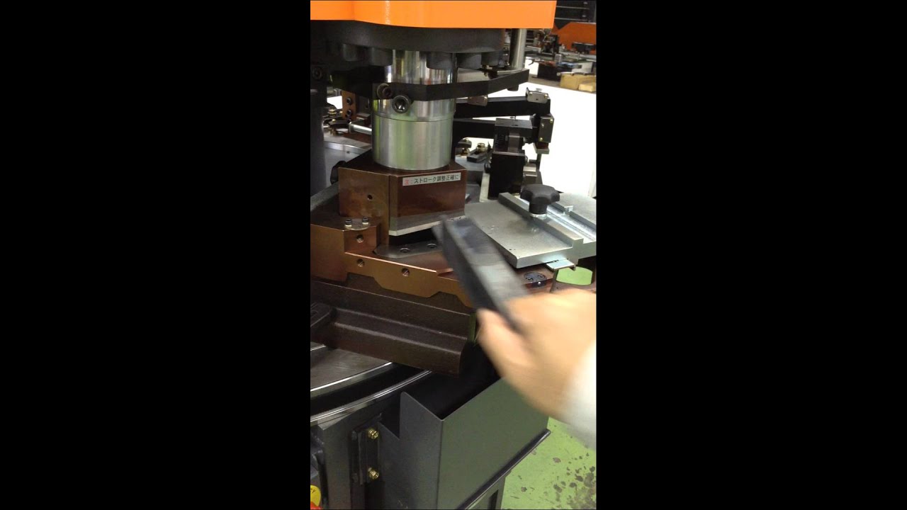 富士機工金型で溶接前の切り欠き加工をしてみた。【アングル編】 - YouTube