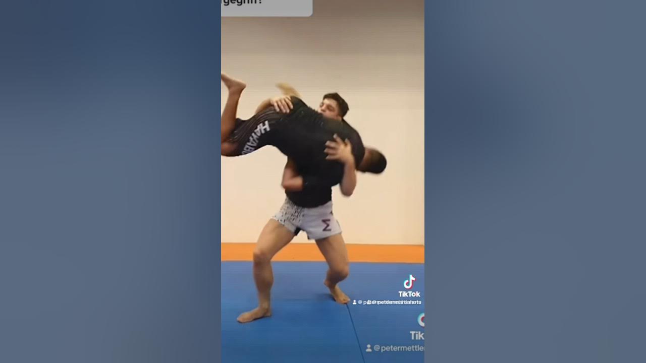 Amazing Counter to Standing Guillotine Bodyslam to VanFlu Choke mma 