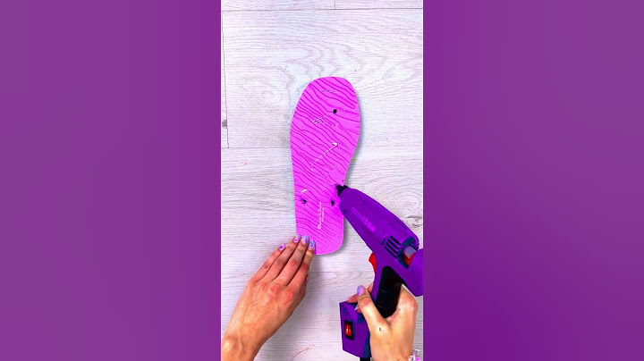 ANTI-COCKROACH SLIPPERS! 🥿 Watch This Crazy DIY Hack! 😱 #shorts