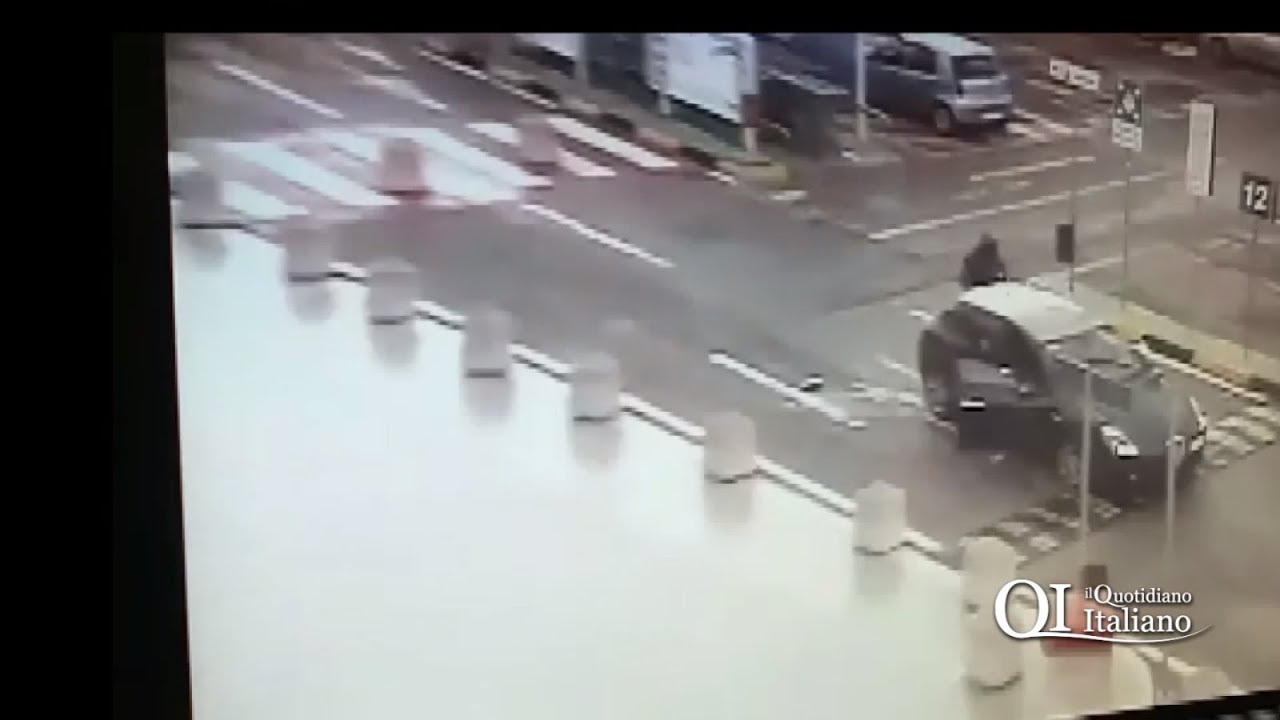 Rapina all'Auchan di Taranto