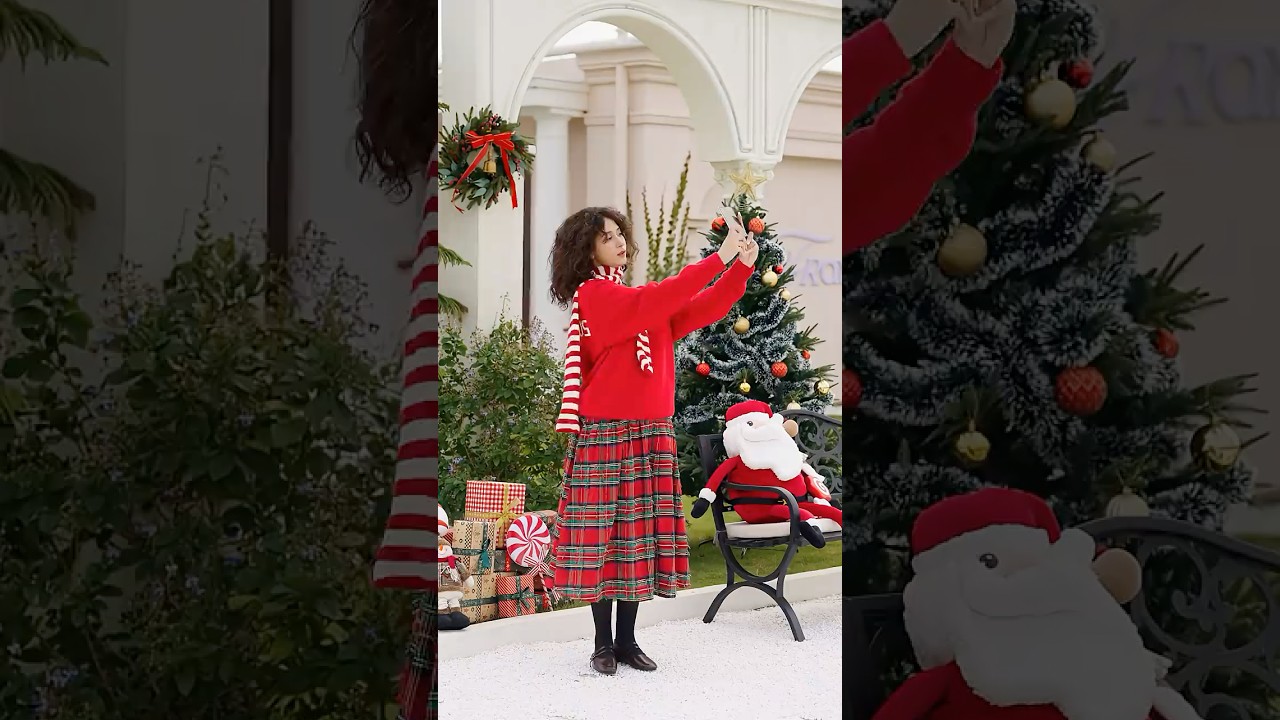 Good thing the #HUAWEIWatchGT6 Series takes care of the whole festive Xmas photoshoot. 😌🎄✨