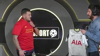 Jack Wilshere refuses to put on a Tottenham shirt for a fake world record Resimi