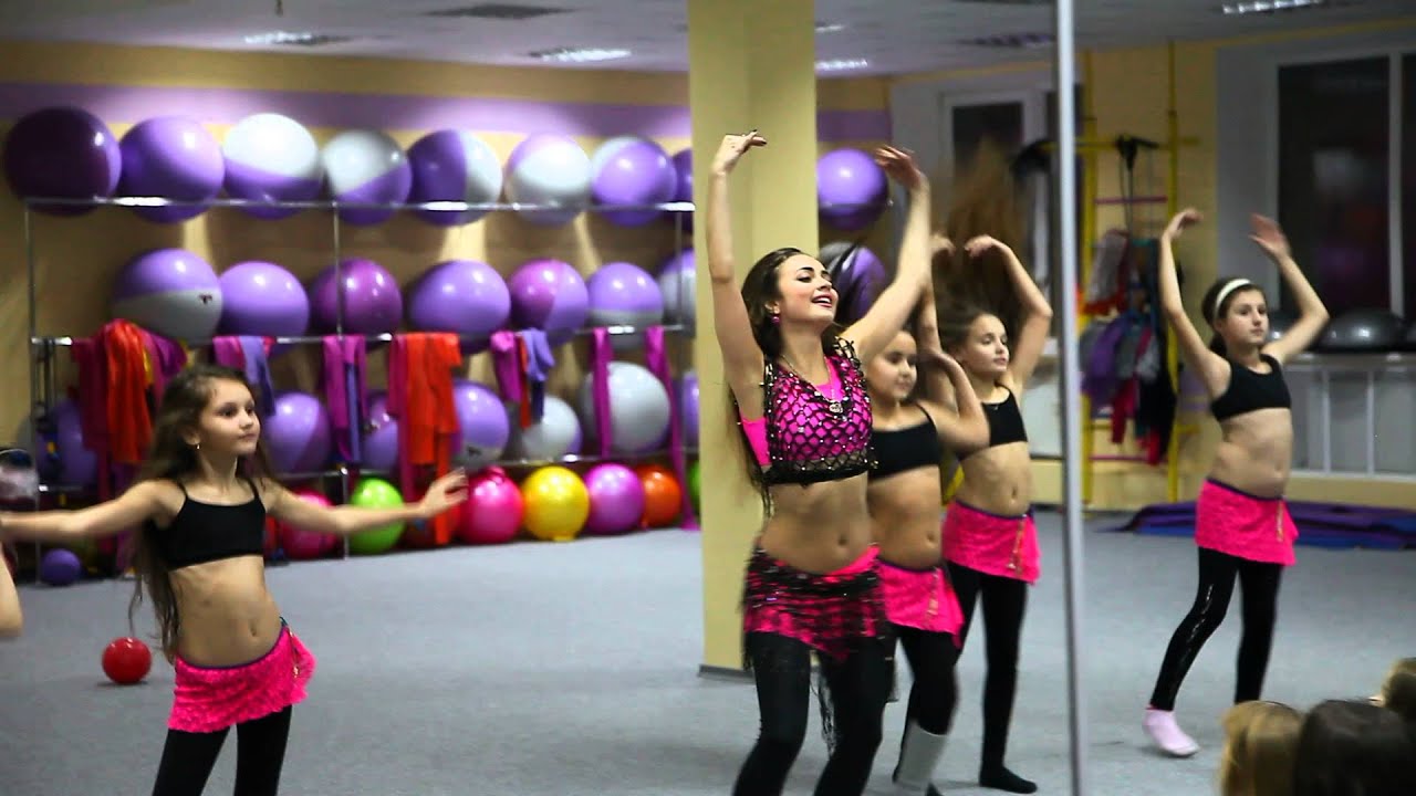 Flyographers катя решетникова. Crazy family челябинск центр. High heels танцы. Школа танцев екатерины. Демос липецк.