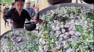 Cook a big pot of dumplings for the old people in rural areas