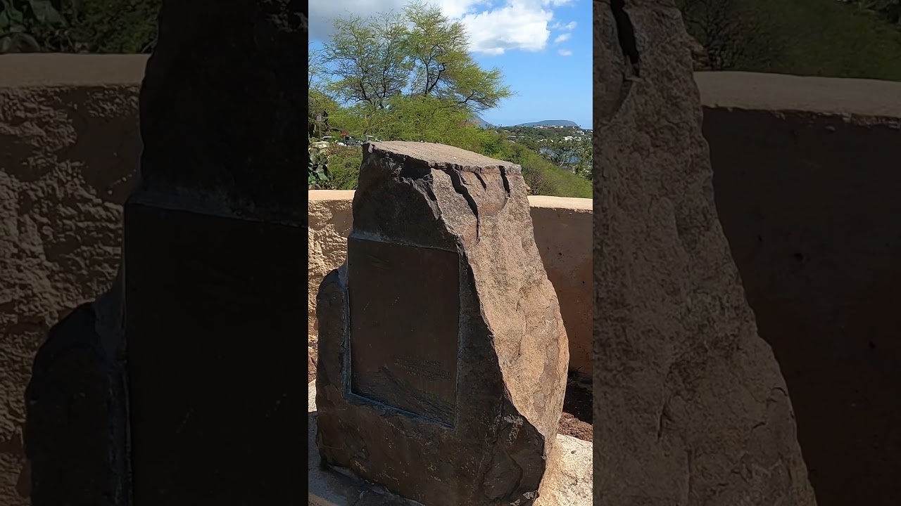 Discover the Amelia Earhart marker on Oahu, honoring her historic 1935 solo flight over the Pacific!