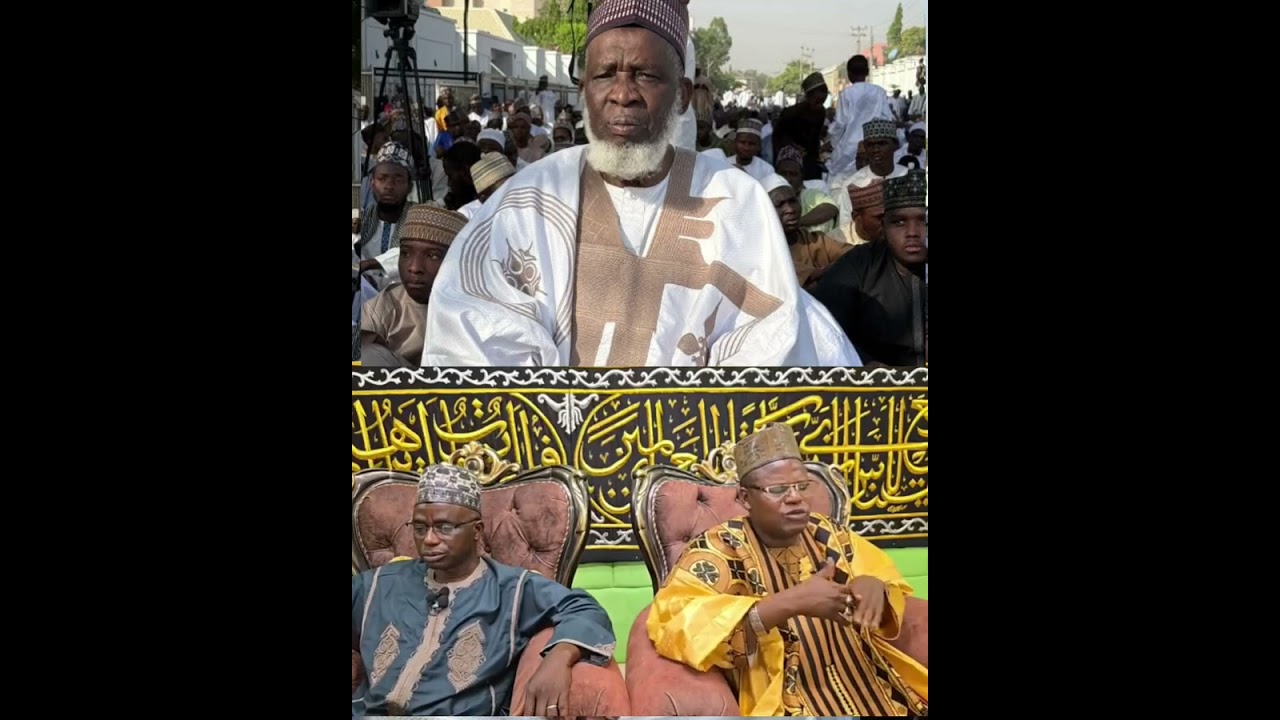 Ku saurara kuji wata mangara da akayiwa wani tsoho ko dai shima gigitaccene . Masussuka da Izala. 