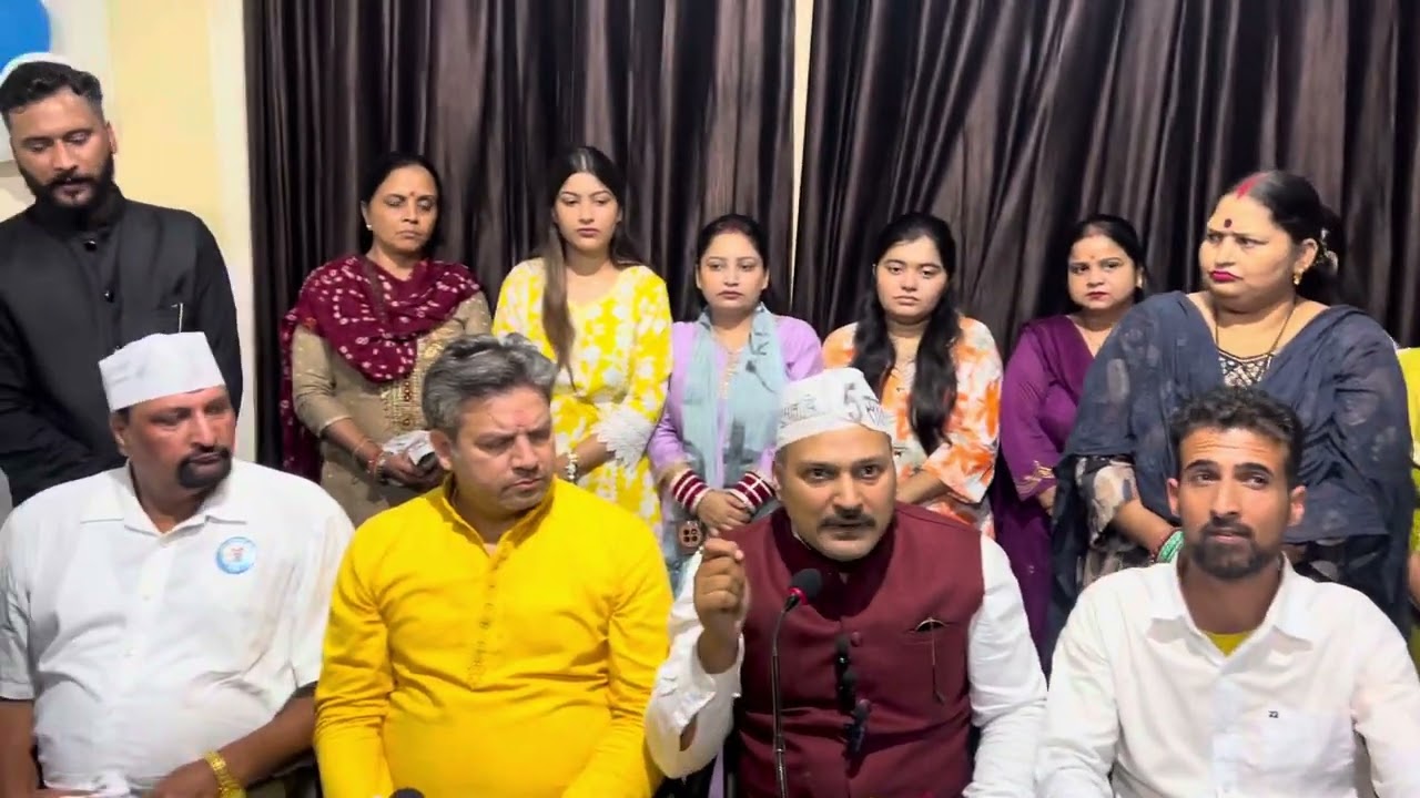 Kya AAP Party Mehraj Malik ka PA Amir naam ka shaks Fake hai…Yan aaj unha PA sai revoke kiya hai…