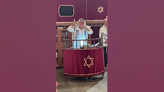 Cantor Haim Ischakis blows the Shofar in Ioannina on Yom Kippur 2024