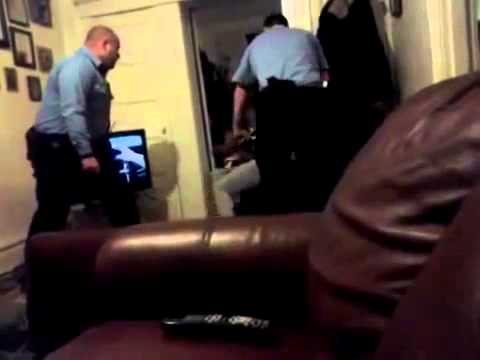 St. Louis cops beat mentally ill man with baton and punches - YouTube