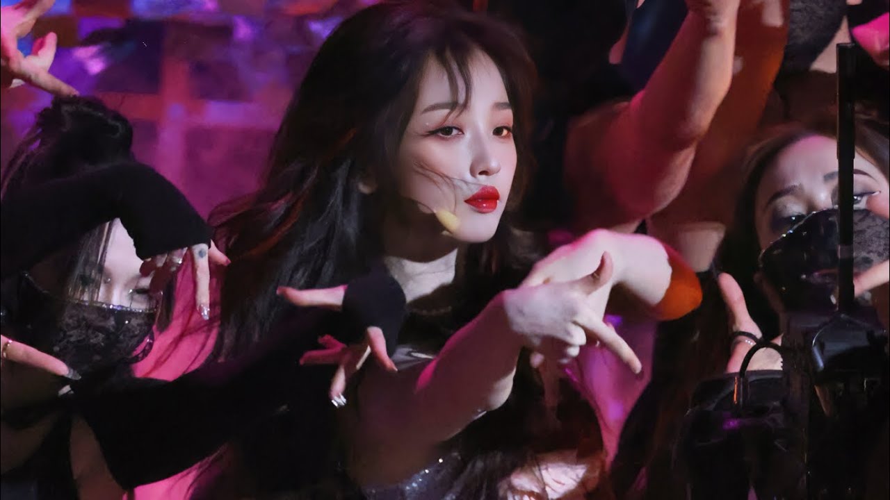 Estheryu HUNAN TV New year concert《gwalla》fancam 2023.12.31#estheryu # ...