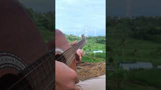 Gitaran yg lg viral... Nyantai diatas genteng 😁🤭 #gitarcover #gitaran