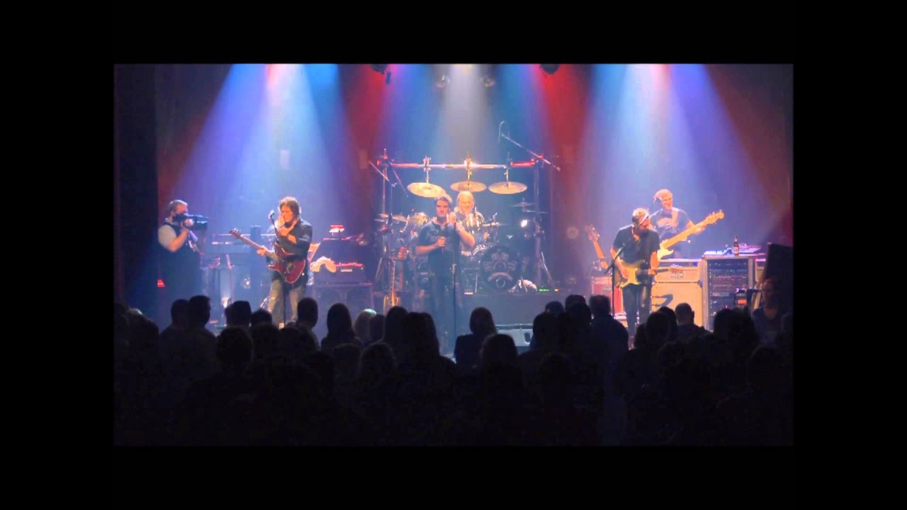 MERCEDES BAND ''RESTE AUPRES DE MOI'' 03 10 12 au Club Soda.wmv