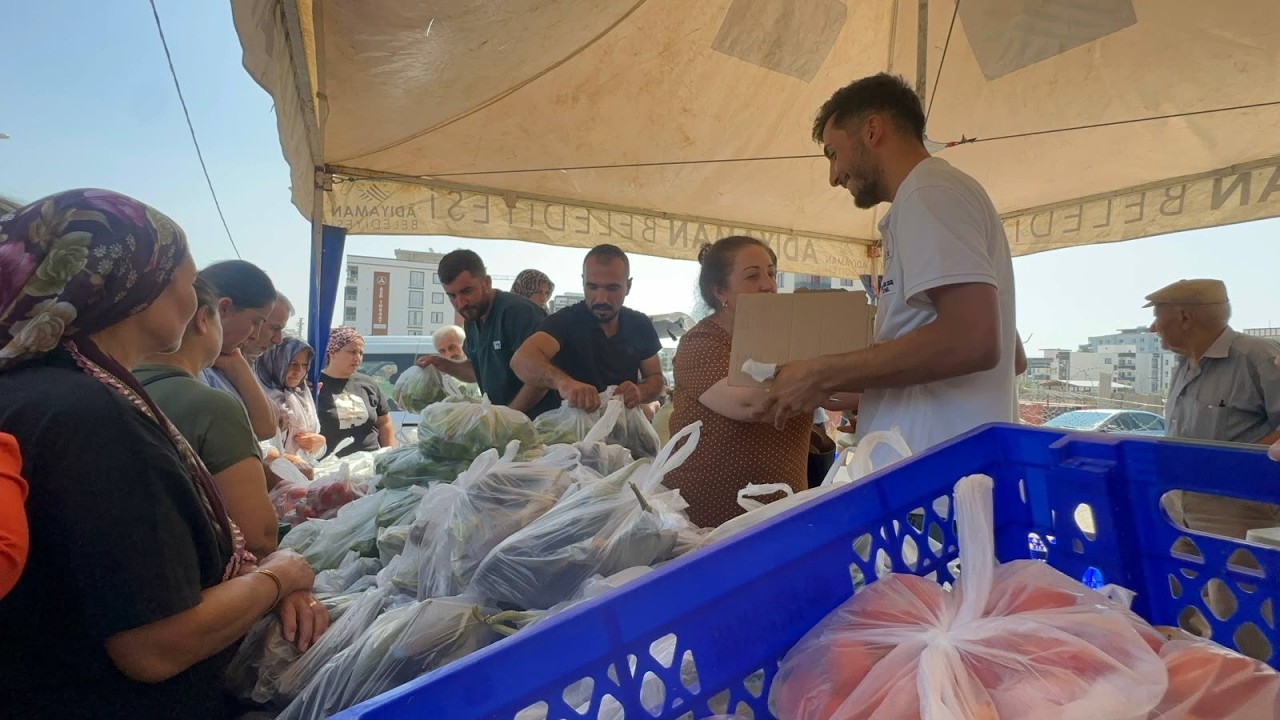 Tarladan tezgaha: Adıyaman Belediyesi’nin yaz sebzeleri 20 TL’den vatandaşla buluştu