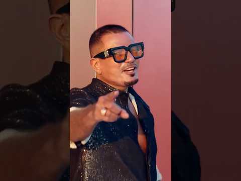 اغلي الناس عندي في ترتيبي والباقي يجي بعدين عمرو دياب خطفوني