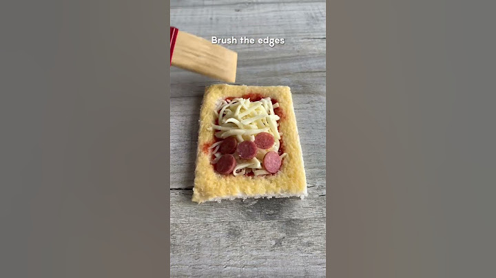 The easiest pizza snack ever! #easyrecipe #pizza #airfryer