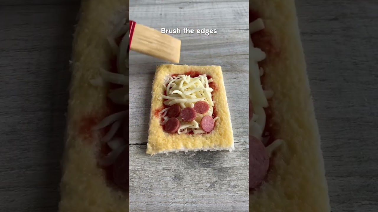 ⁣The easiest pizza snack ever! #easyrecipe #pizza #airfryer