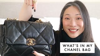 What's In My Bag  Chanel 19 Bag (Large) Review 