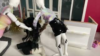 Melanie and Kenya vs the creepy mannequins 😂😂😂