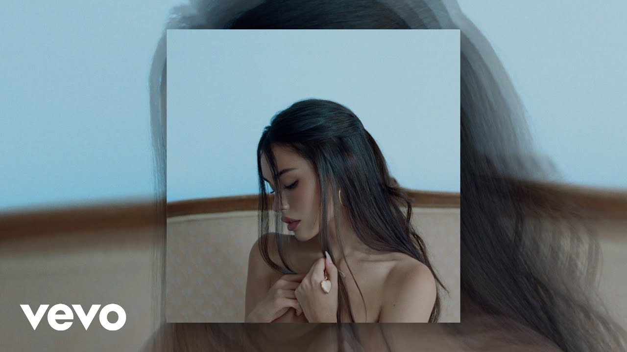 Madison Beer - angel wings (locket)