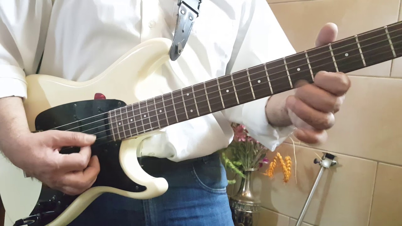 عزف اغنية فكروني ل ام كلثوم جيتار.