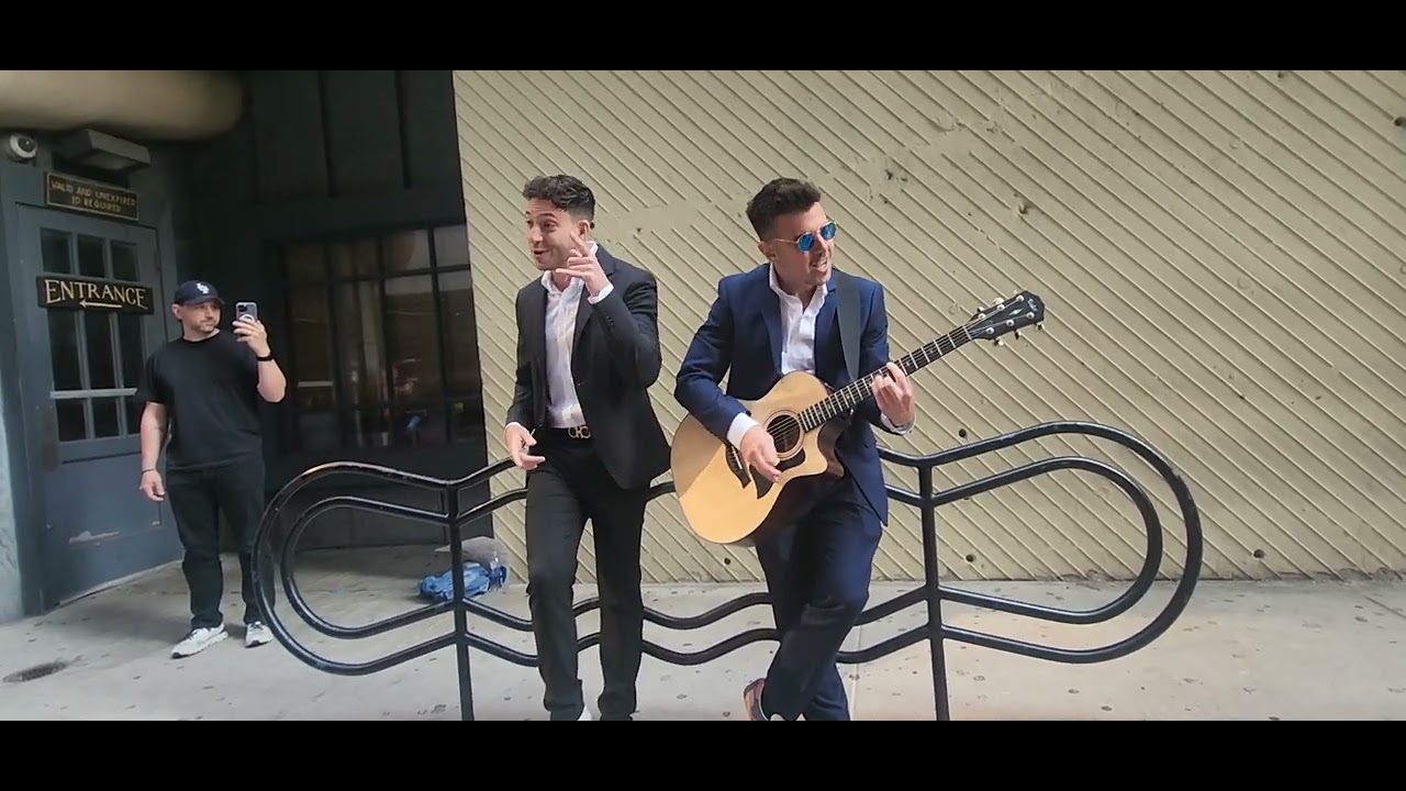 Crash Adams Live 6/10/25 "New Heart" Acoustically pre-show performance in Chicago, Illinois