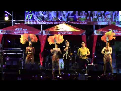 20141107 Ying Thitikarn6 - Splash out