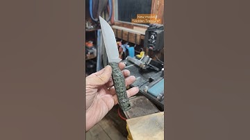 Nitro-V stainless with textured G10 scales.