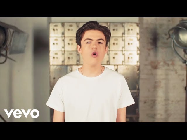 New Hope Club - Water (Official Video) class=