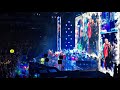 ROD STEWART - live - XMAS PARTY TIME - JINGLE BELLS - at O2 - 20/12/19