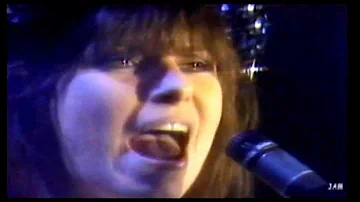 Pretenders - Middle Of The Road HD