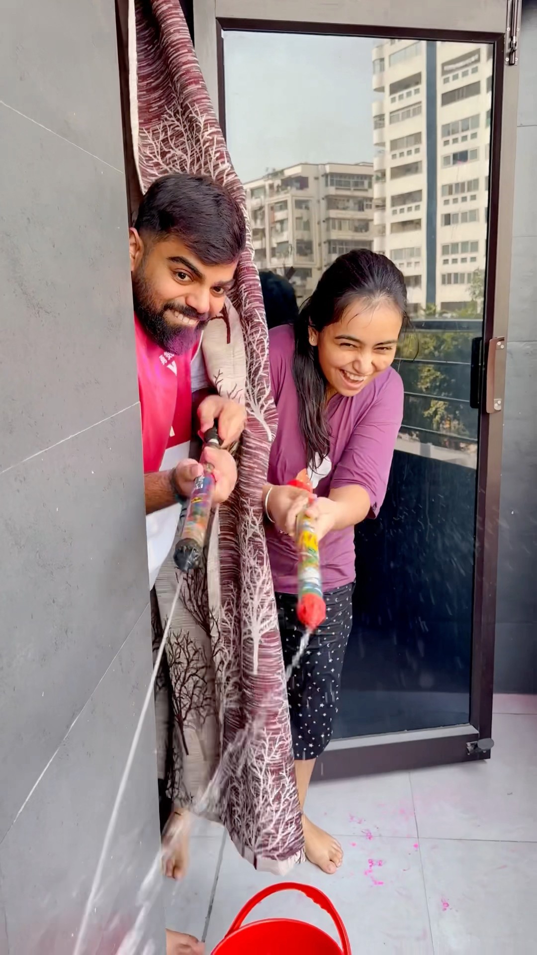 Gaurav gudiya nai mummy ko mari pichkari wait for end #shorts #gauravaroravlogs #youtubeshorts