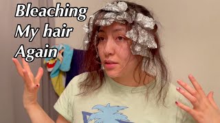 BLEACHING MY HAIR SO YOU DONT HAVE TO| DIY