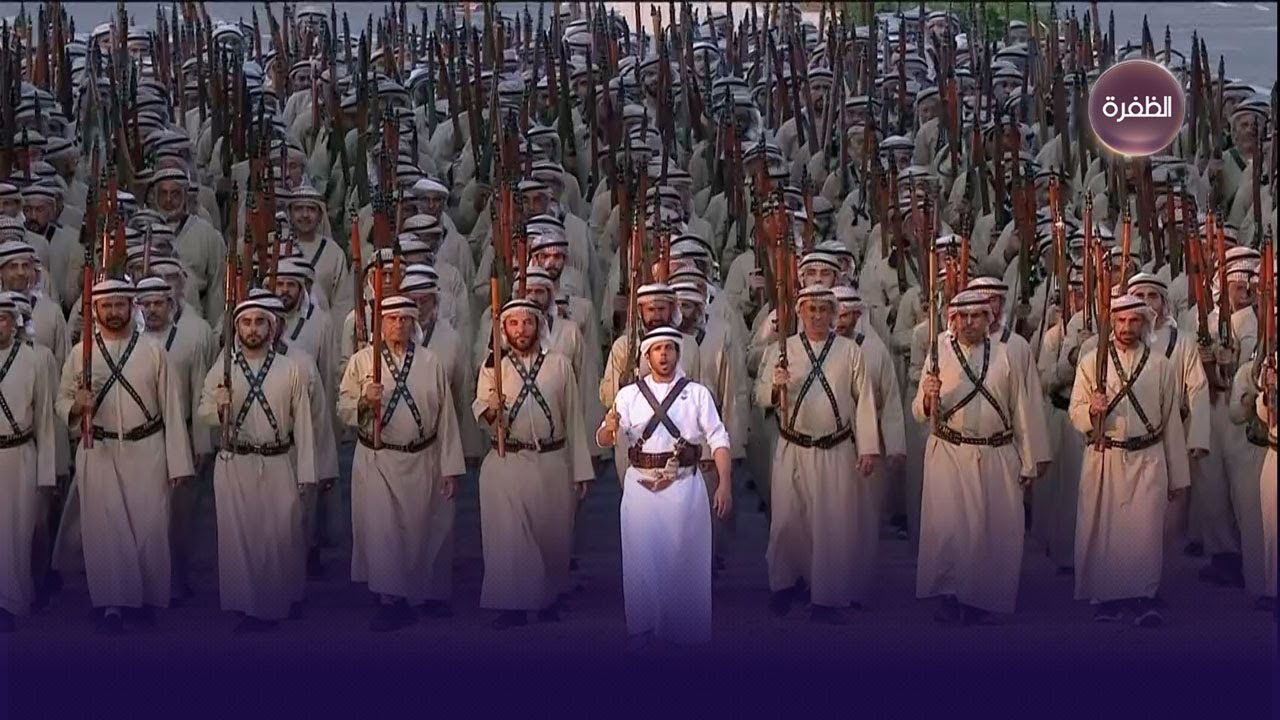 حمد العامري يؤدي أغنية يواب الله يواب في مسيرة الاتحاد