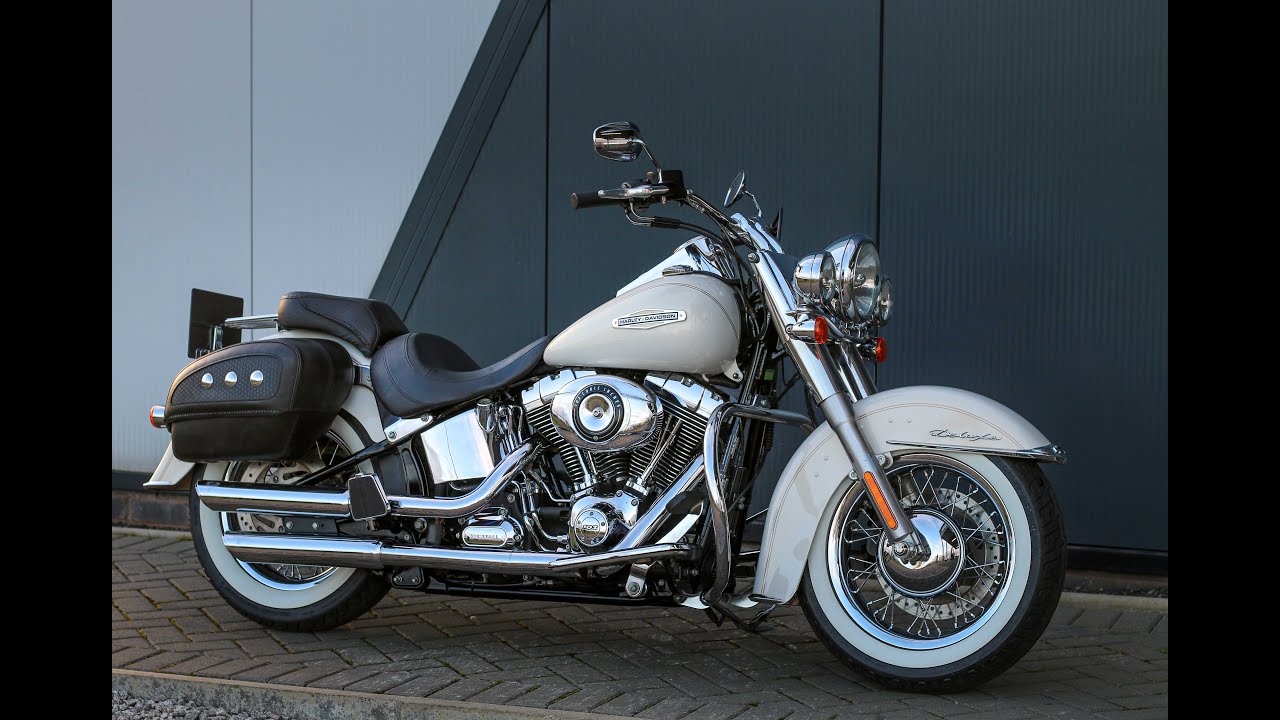 2014 HARLEY DAVIDSON FLSTN SOFTAIL DELUXE VANCE AND HINES WHITE WALL 