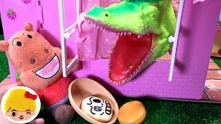 アンパンマン うわー！！まどからワニが出てきた～！！こらー！バイキンマンのイタズラね！ ❤ 動物 メルちゃん おうち おもちゃ アニメ 玩具絵本 みーちゃんママ anpanman