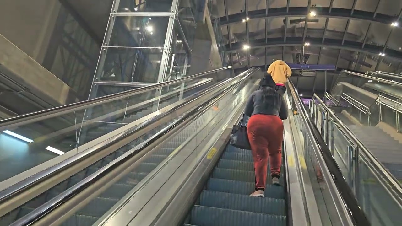 Saindo  da  estação  de metrô Brooklyn