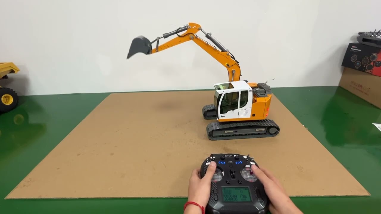 1/14 RC Hydraulic Excavator R920 JDM-208 Integrated Pump Metal