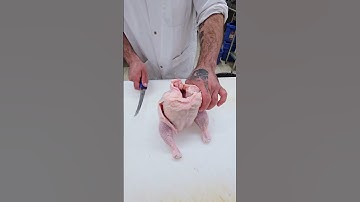 Split whole chicken in half #butcher #chicken #splitchicken #quick #easy #sharpknives #butchering