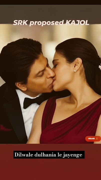 Shahrukh Khan kiss kajol #shahrukh #kajol #srk #ddlj #youtubeshorts #bollywood
