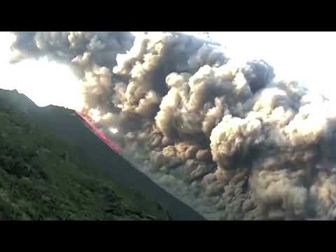 ERUPCIÓN DEL VOLCÁN STROMBOLI PROVOCA SISMO EN LA ISLA EOLIAS DE ITALIA